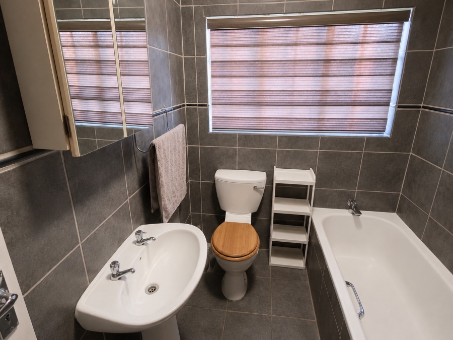 3 Bedroom Property for Sale in Protea Park North West